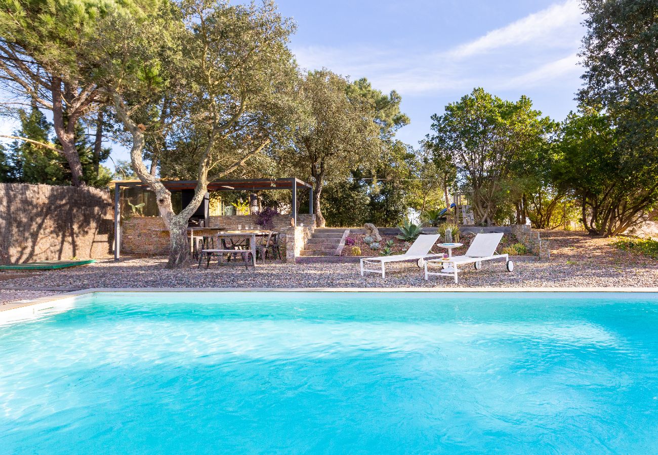 Villa à Lloret de Mar - 2CAST01 - Maison spectaculaire avec piscine privée et vue imprenable sur la mer située dans un quartier résidentiel calme à seulement 3 km de la plage