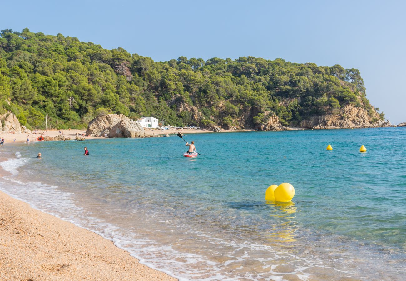 Villa à Lloret de Mar - 2CAST01 - Maison spectaculaire avec piscine privée et vue imprenable sur la mer située dans un quartier résidentiel calme à seulement 3 km de la plage