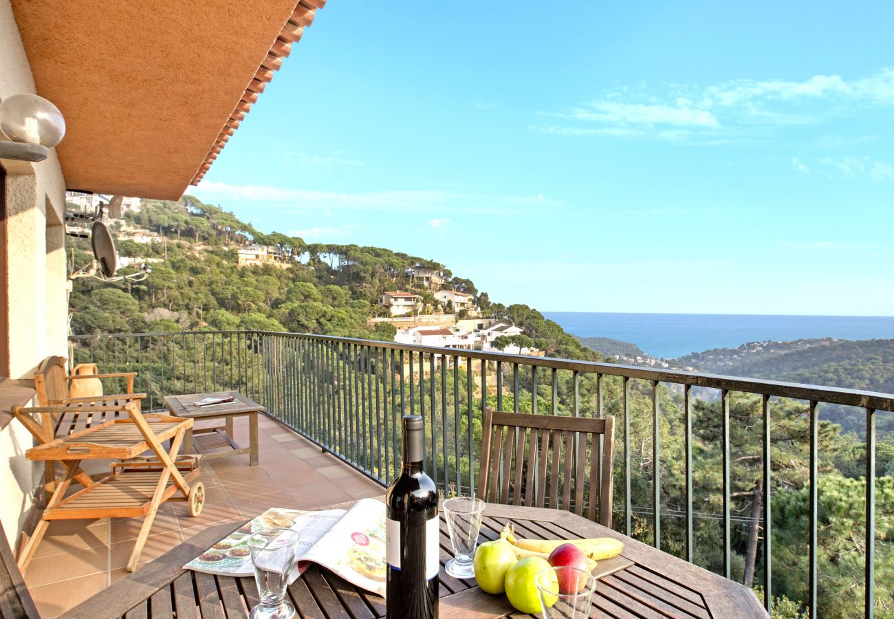 Villa à Lloret de Mar - 2MON10 - Belle maison avec piscine privée située dans un quartier résidentiel très calme à seulement 2,5 km de la belle et calme plage de Canyelles