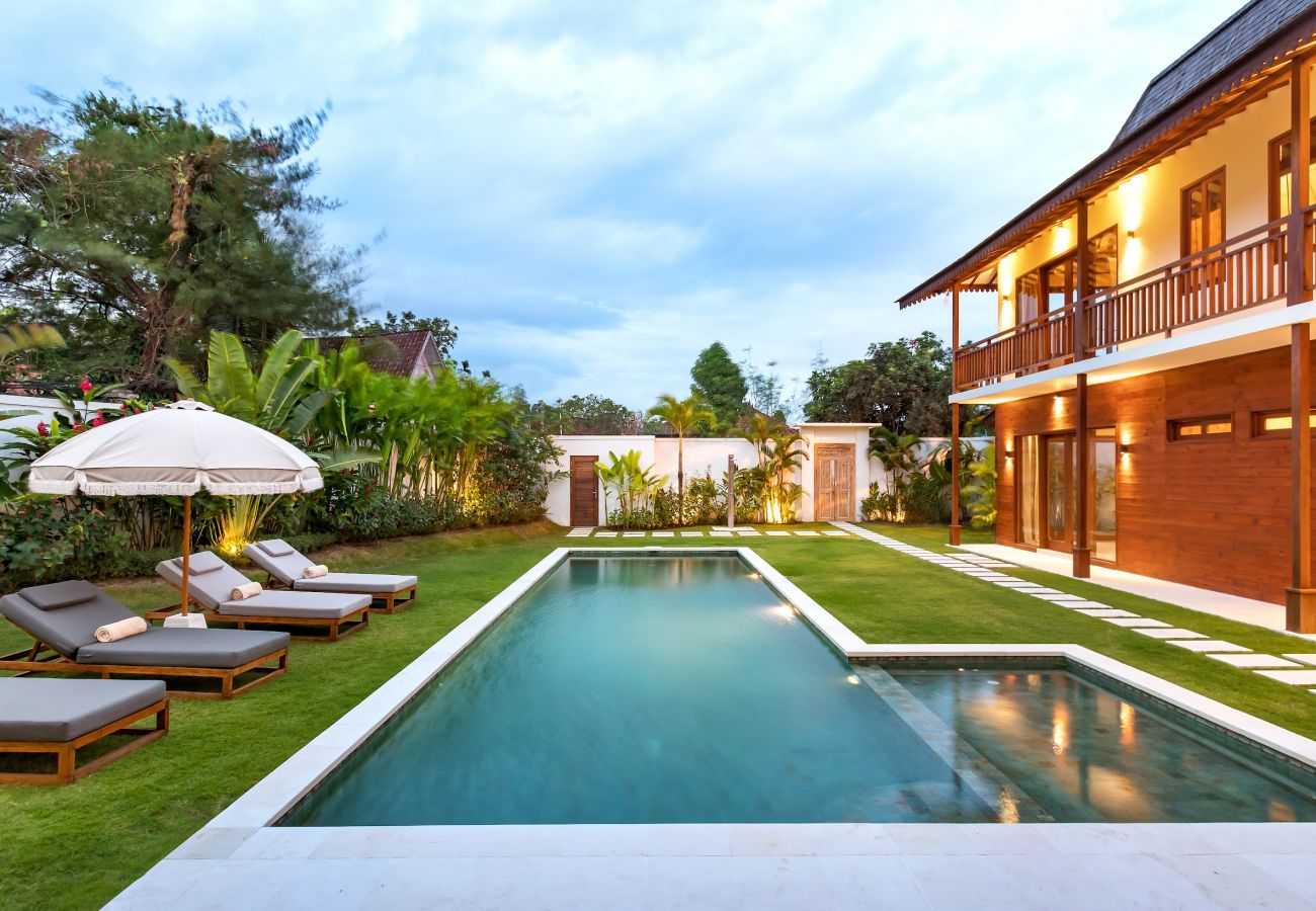 Villa à Kerobokan - Alea Estate - Maison spectaculaire pour 18 personnes avec piscine à Bali