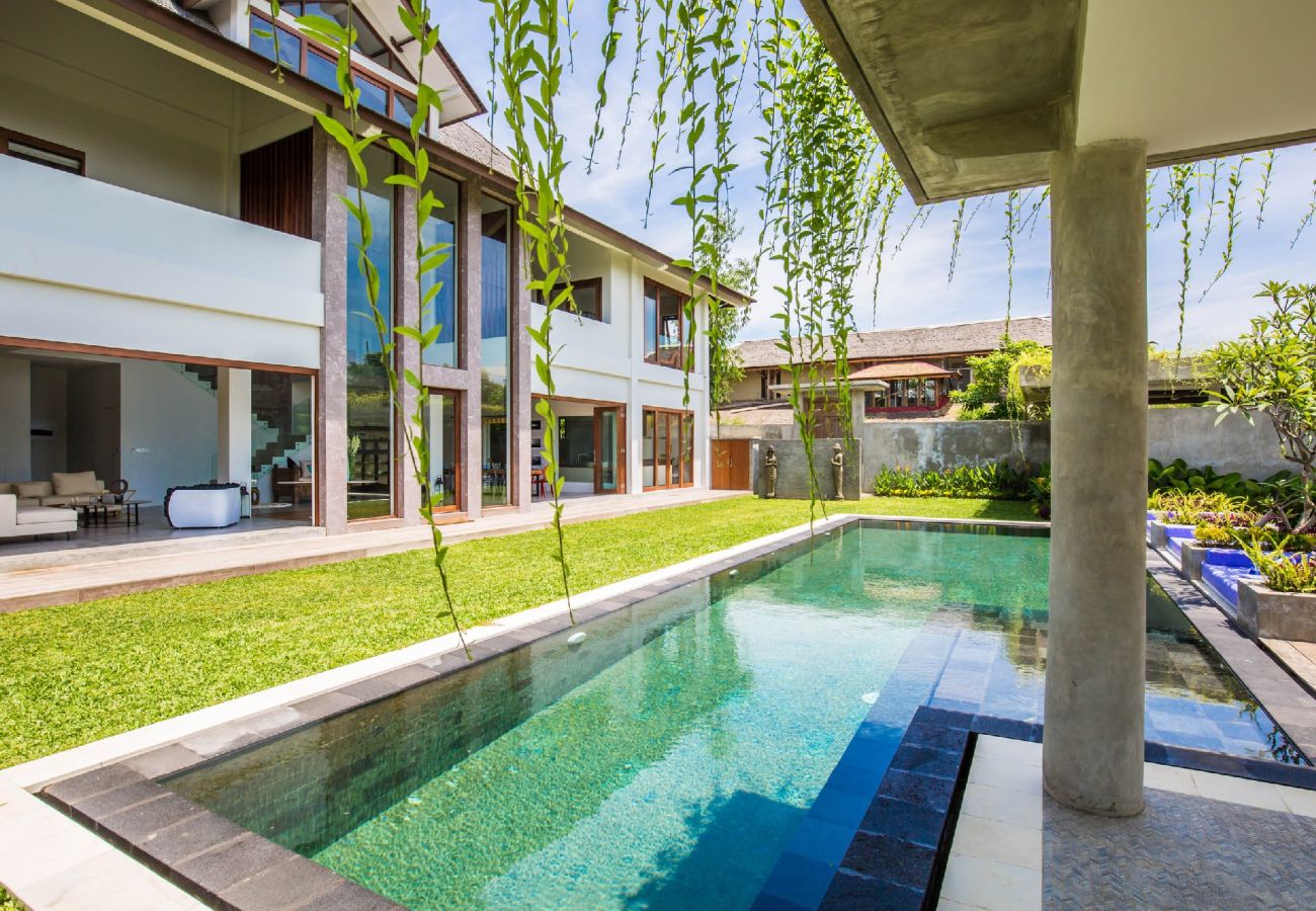 Villa à Sanur - Delphino- Villa spectaculaire pour 10 personnes avec vue sur la mer près de la plage de Bali