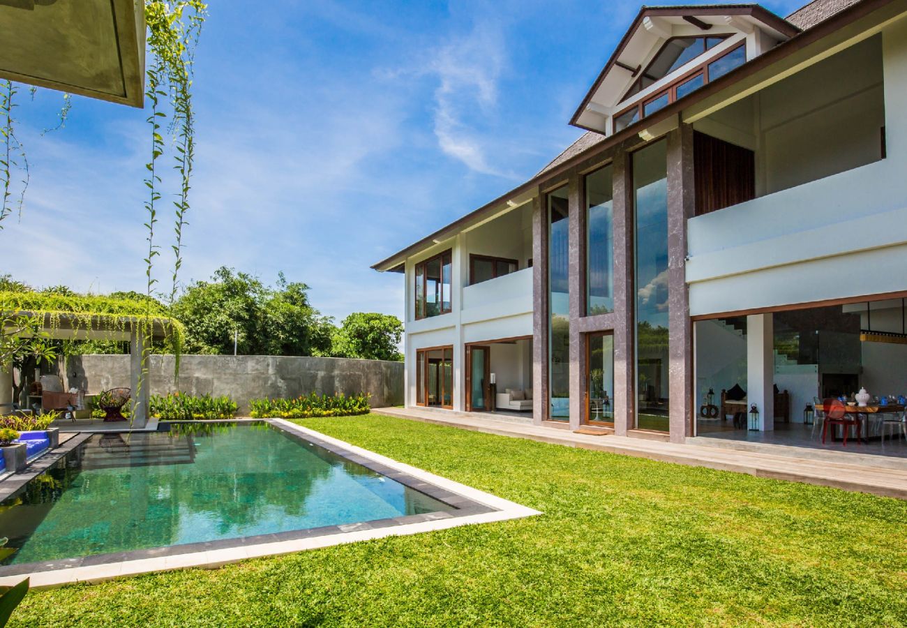 Villa à Sanur - Delphino- Villa spectaculaire pour 10 personnes avec vue sur la mer près de la plage de Bali