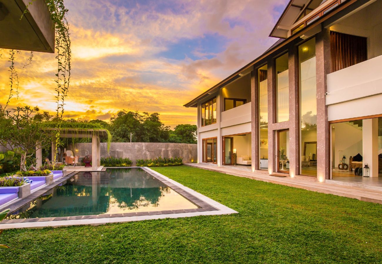 Villa à Sanur - Delphino- Villa spectaculaire pour 10 personnes avec vue sur la mer près de la plage de Bali