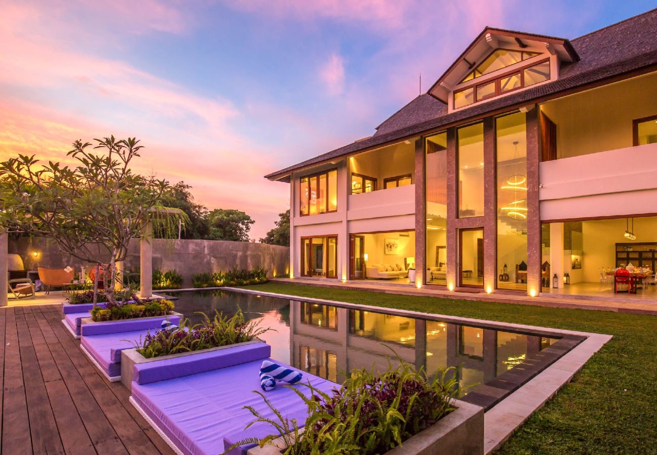 Villa à Sanur - Delphino- Villa spectaculaire pour 10 personnes avec vue sur la mer près de la plage de Bali