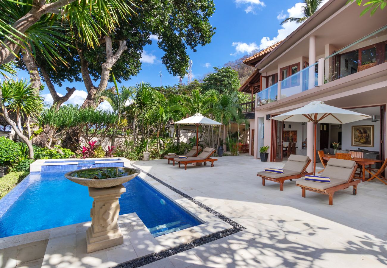 Villa à Candidasa - pantai candidasa - Belle maison de 2 chambres avec vue imprenable sur la mer à Bali