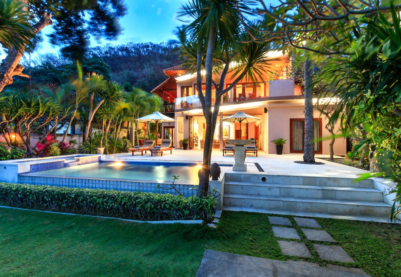 Villa à Candidasa - pantai candidasa - Belle maison de 2 chambres avec vue imprenable sur la mer à Bali