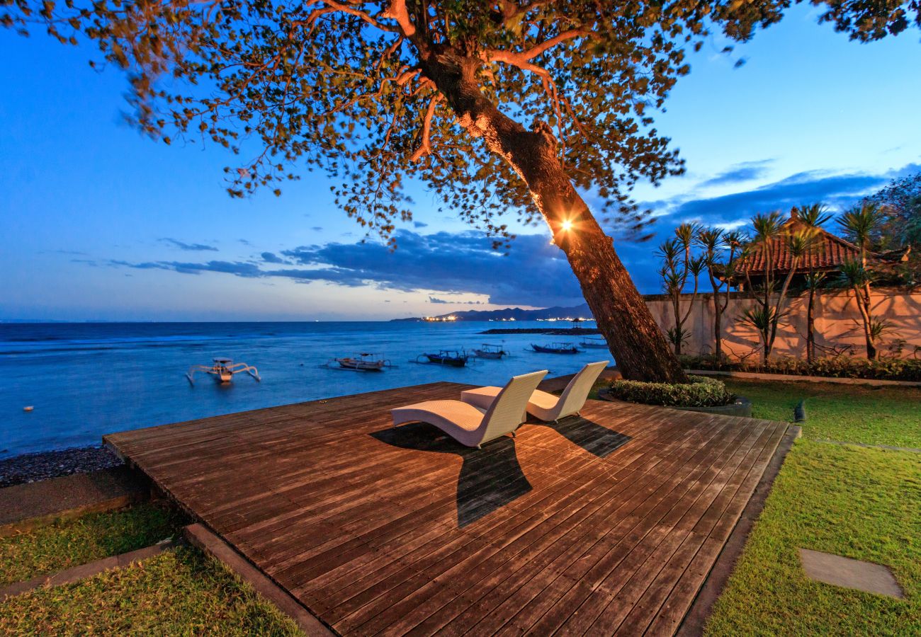 Villa à Candidasa - pantai candidasa - Belle maison de 2 chambres avec vue imprenable sur la mer à Bali