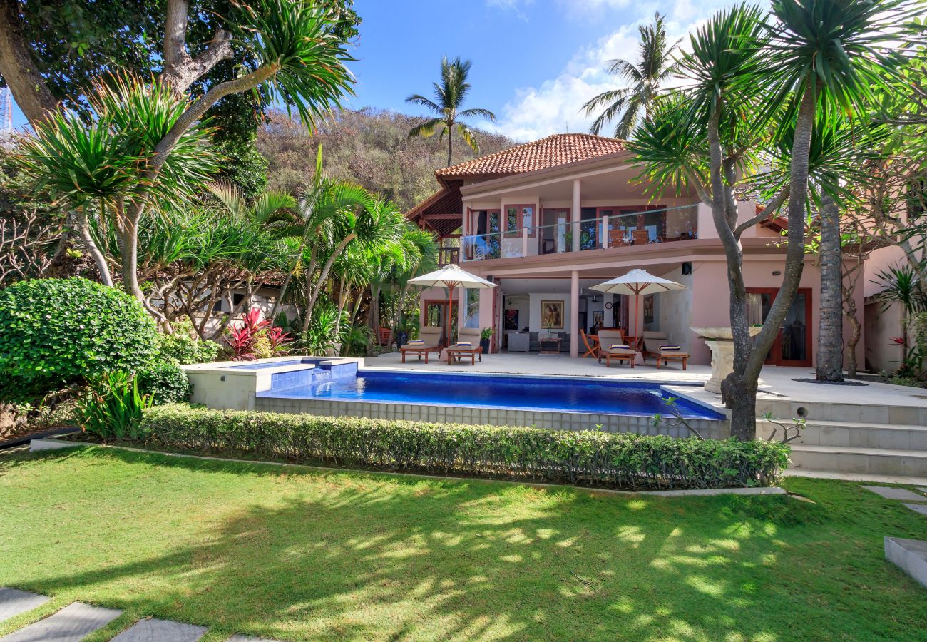 Villa à Candidasa - pantai candidasa - Belle maison de 2 chambres avec vue imprenable sur la mer à Bali