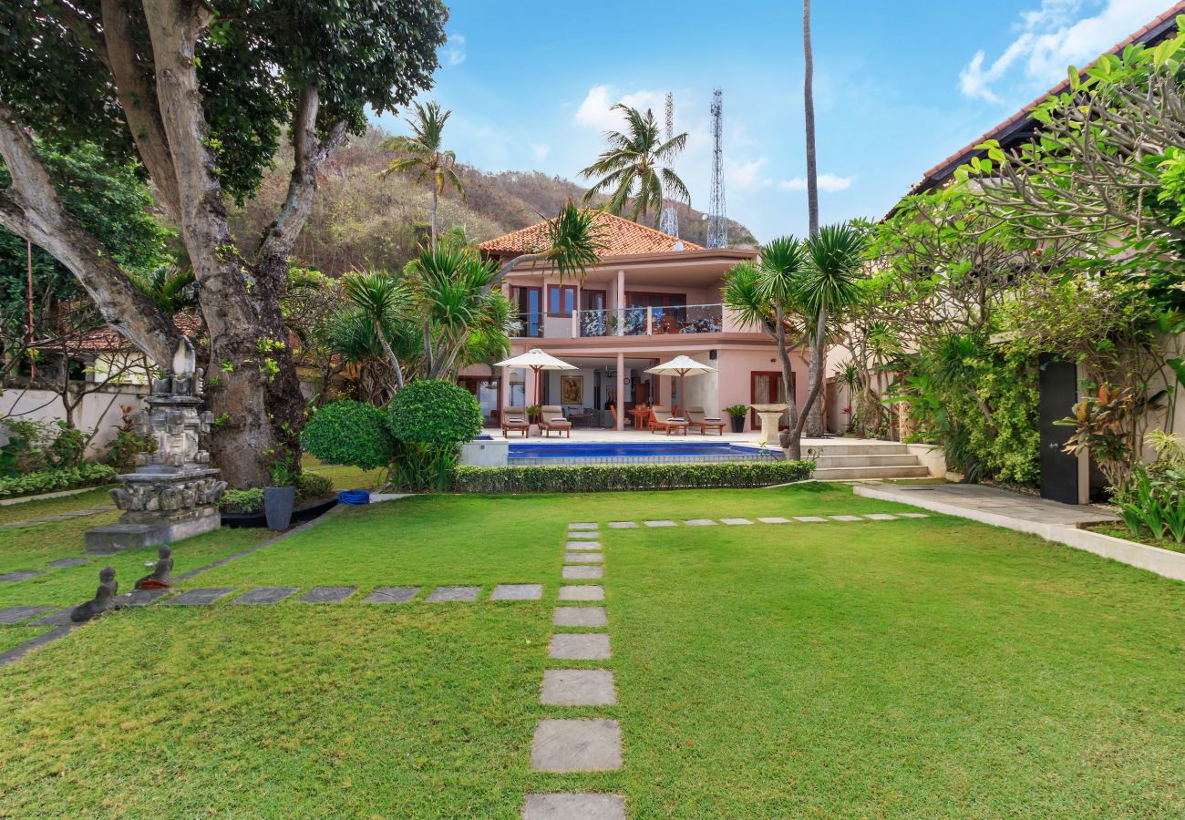 Villa à Candidasa - pantai candidasa - Belle maison de 2 chambres avec vue imprenable sur la mer à Bali