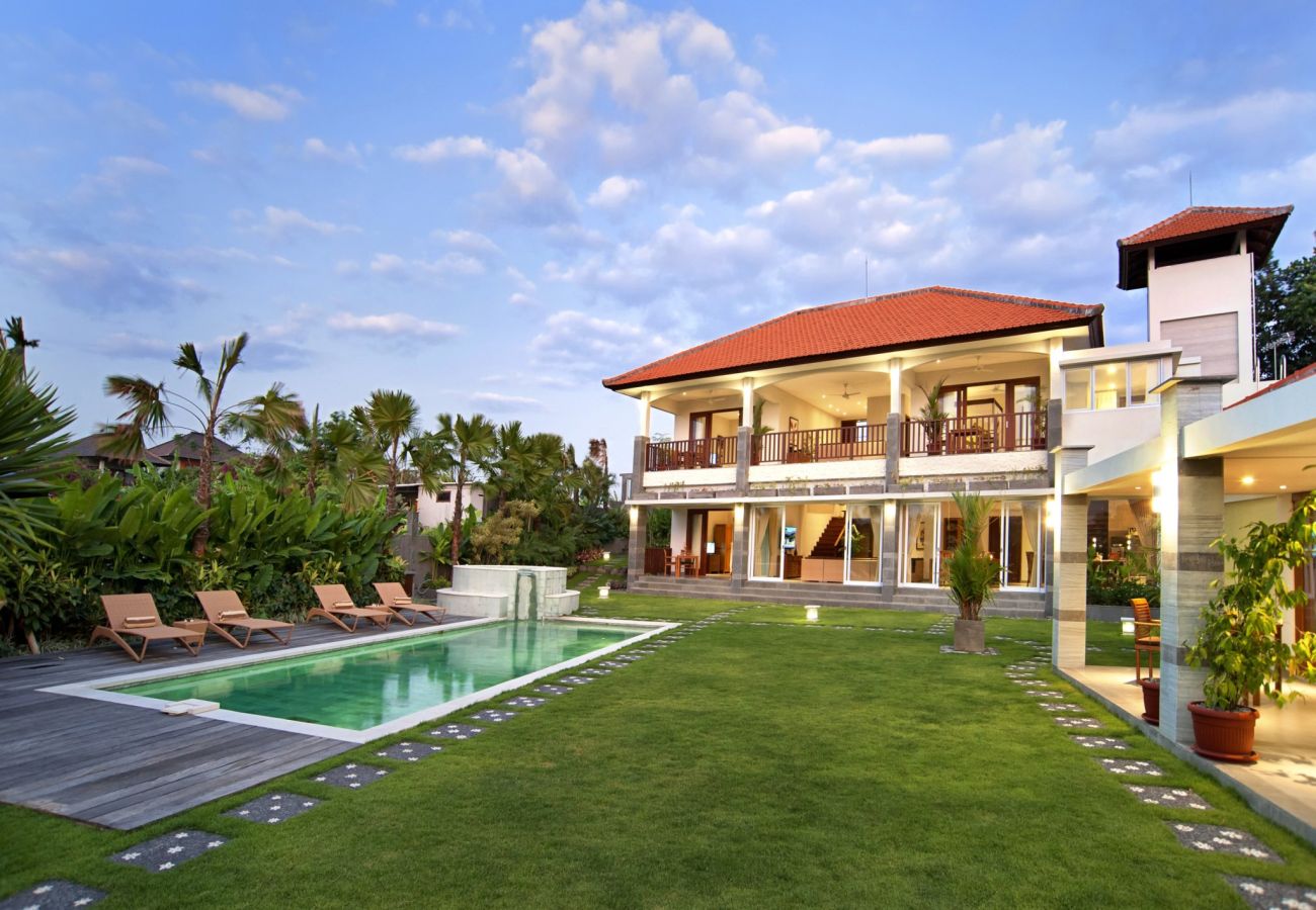 Villa à Canggu - Yenian- Maison de 5 chambres avec piscine à Bali