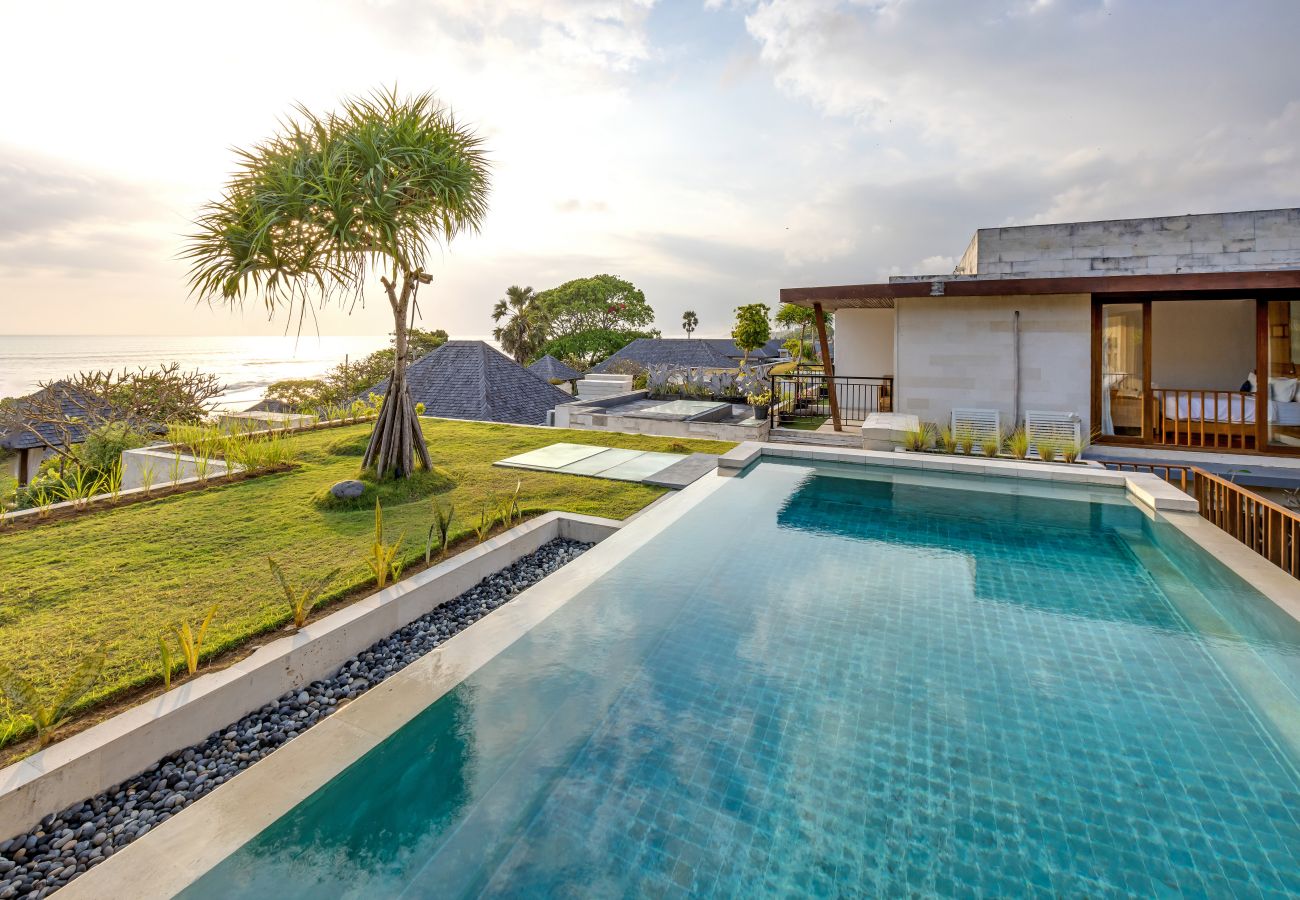 Villa à Seminyak - The chands three A- Maison de 3 chambres en première ligne avec vue imprenable sur la mer de Bali