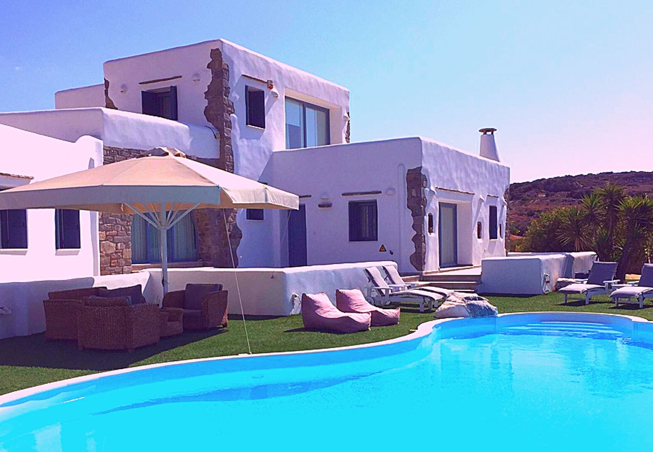 Villa à Paros -  Spectaculaire maison de 5 chambres près de la plage et avec de belles vues sur la mer 