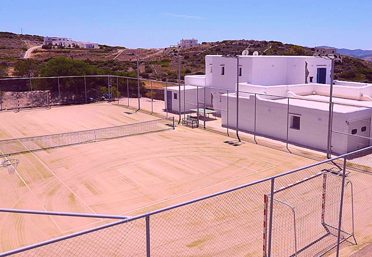 Villa à Paros -  Spectaculaire maison de 5 chambres près de la plage et avec de belles vues sur la mer 