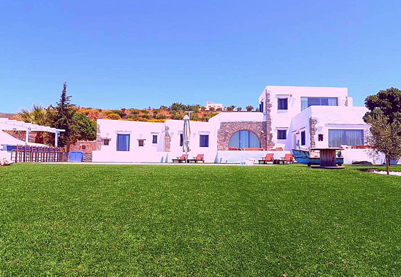 Villa à Paros -  Spectaculaire maison de 5 chambres près de la plage et avec de belles vues sur la mer 