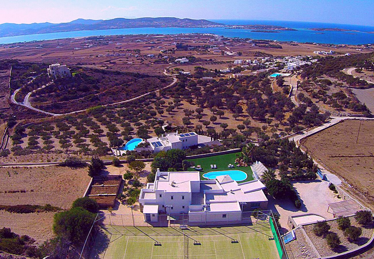 Villa à Paros -  Spectaculaire maison de 5 chambres près de la plage et avec de belles vues sur la mer 