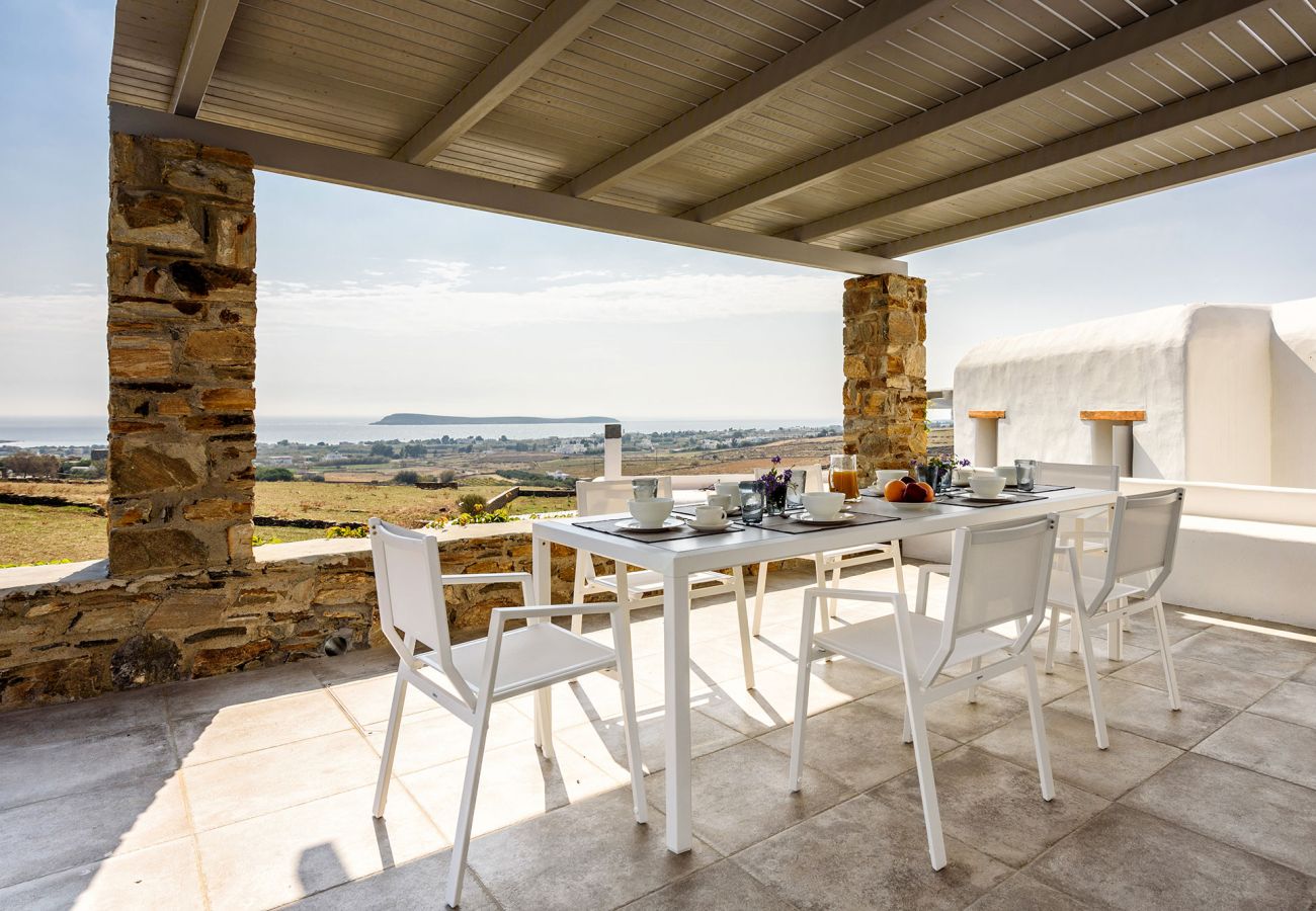 Villa à Paros - Belle maison pour 8 personnes proche de la plage de Golden Beach avec belle vue mer