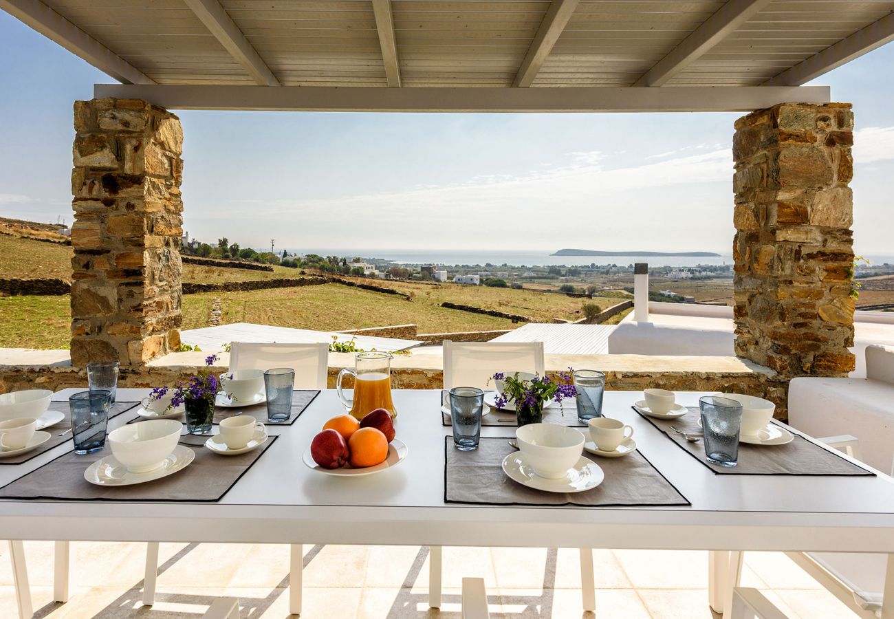 Villa à Paros - Belle maison pour 8 personnes proche de la plage de Golden Beach avec belle vue mer