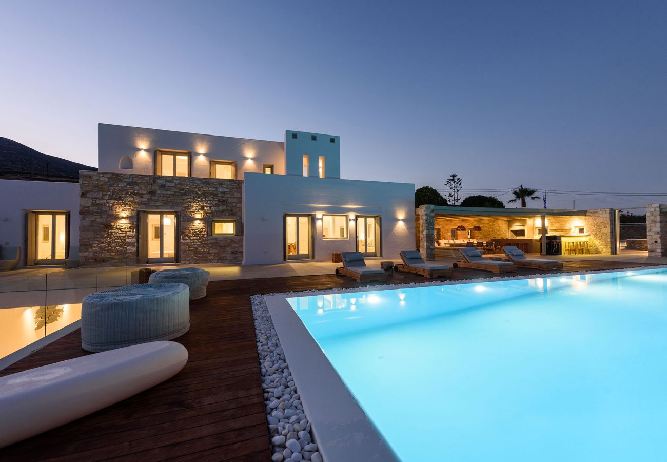 Villa à Paros - Lenora-Spectaculaire maison de 4 chambres avec de belles vues sur la mer près de Golden Beach (Grèce)