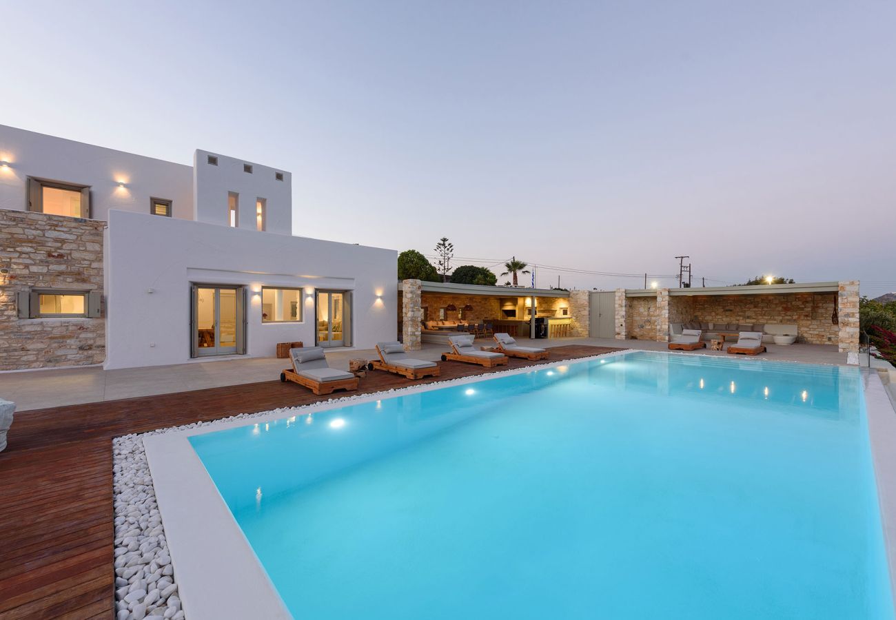 Villa à Paros - Lenora-Spectaculaire maison de 4 chambres avec de belles vues sur la mer près de Golden Beach (Grèce)